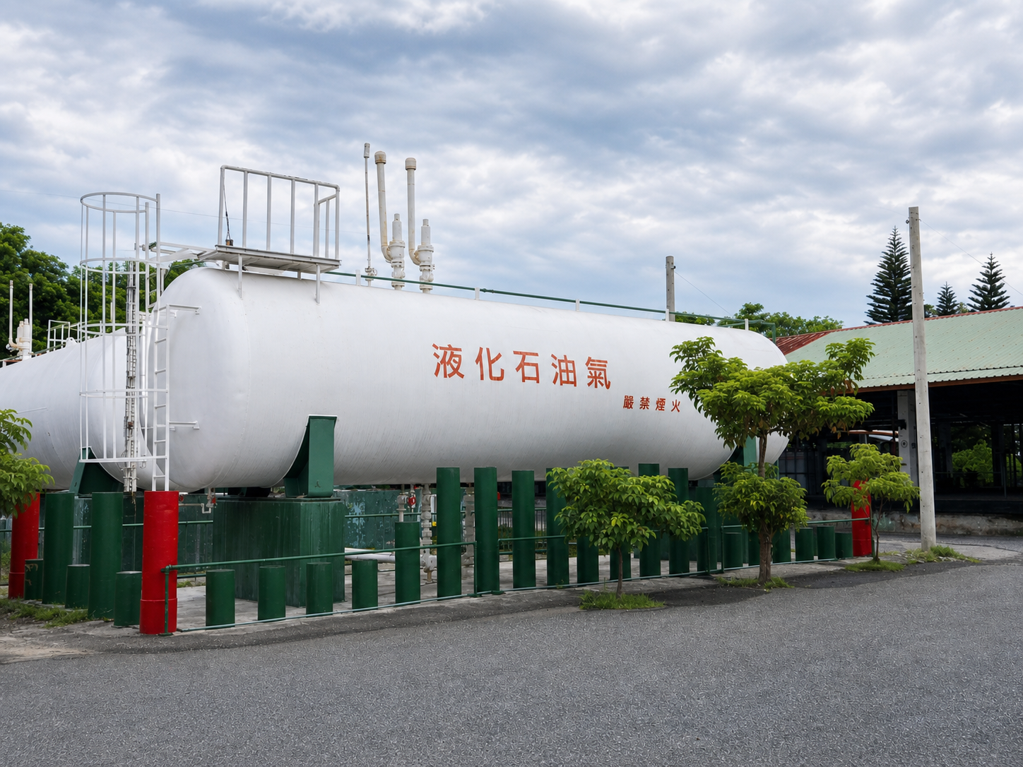 聯合瓦斯液化石油氣儲槽與供氣設施